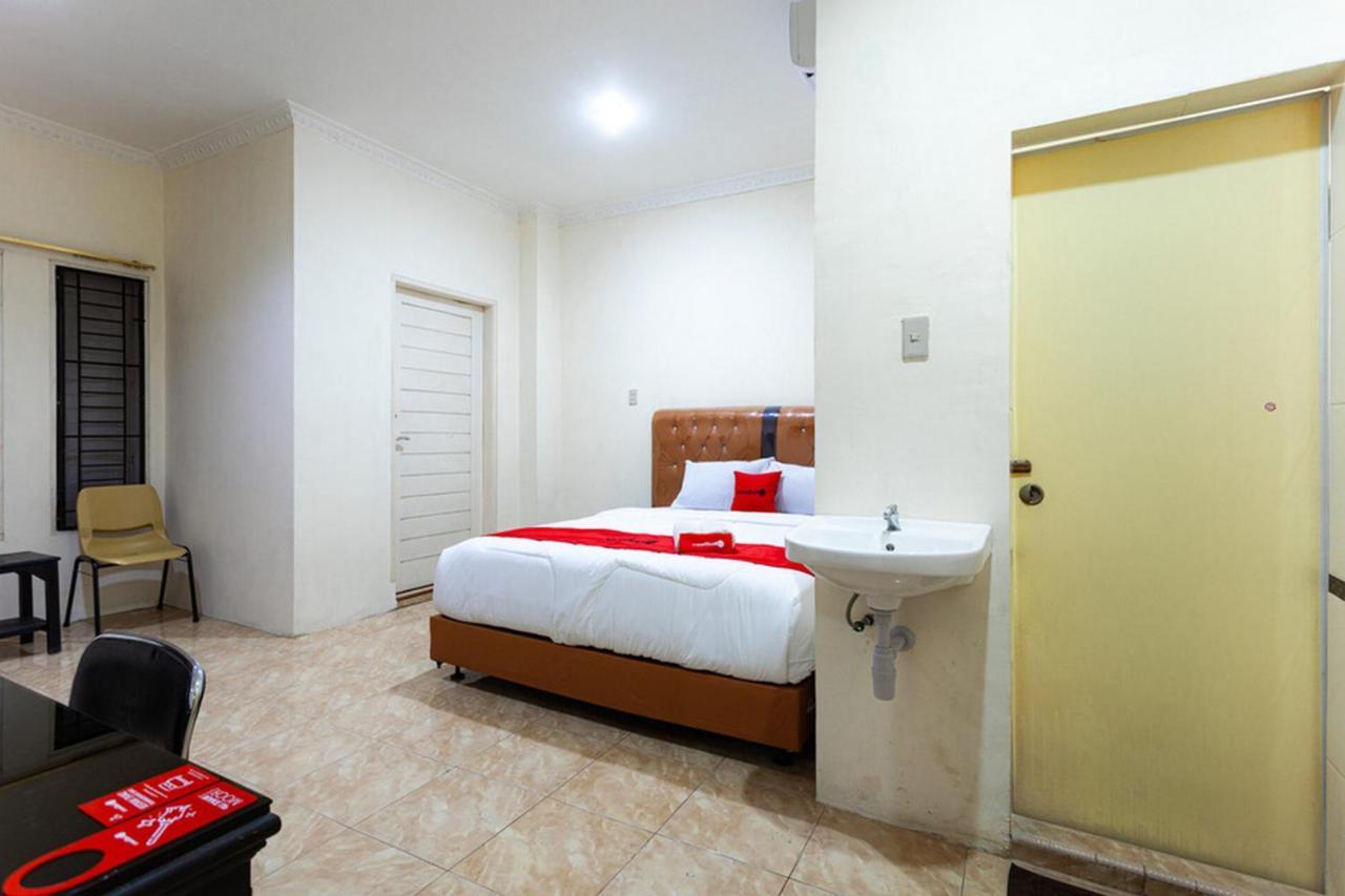 Reddoorz Near Yuki Simpang Raya Mall Medan 2 Exteriör bild