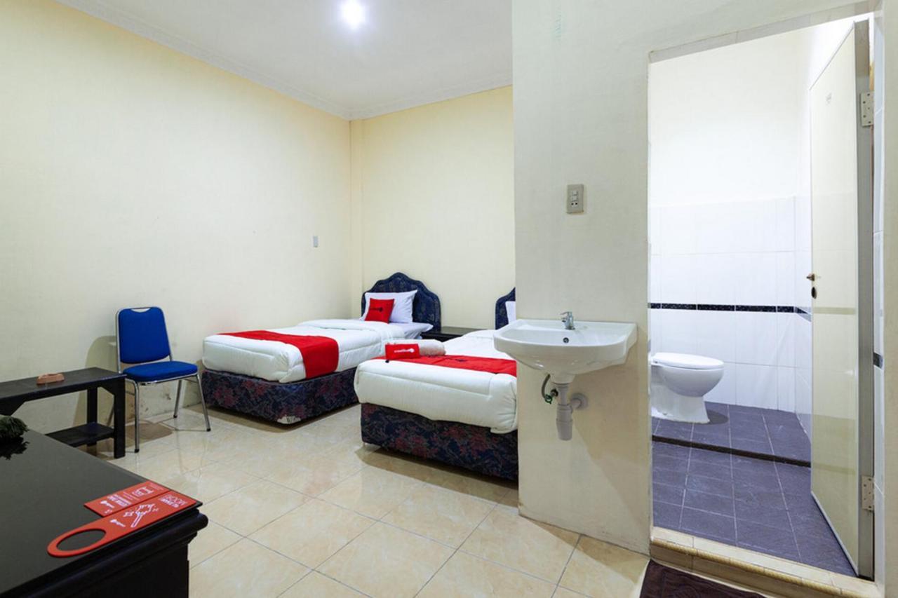 Reddoorz Near Yuki Simpang Raya Mall Medan 2 Exteriör bild
